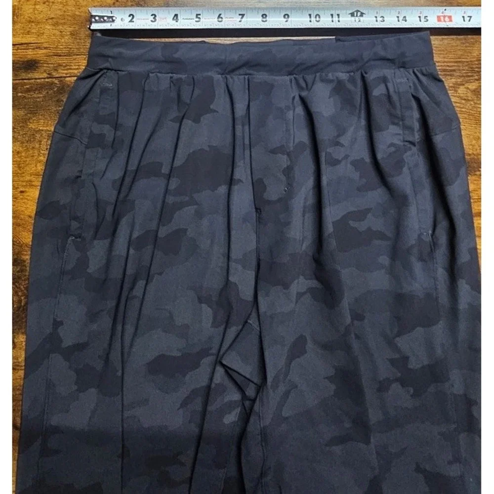 Lululemon Surge Jogger Heritage 365 Camo Black Multi Size Large